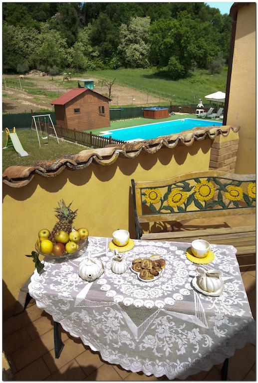 Il Casale Di Aurora Country House Colmurano Kültér fotó